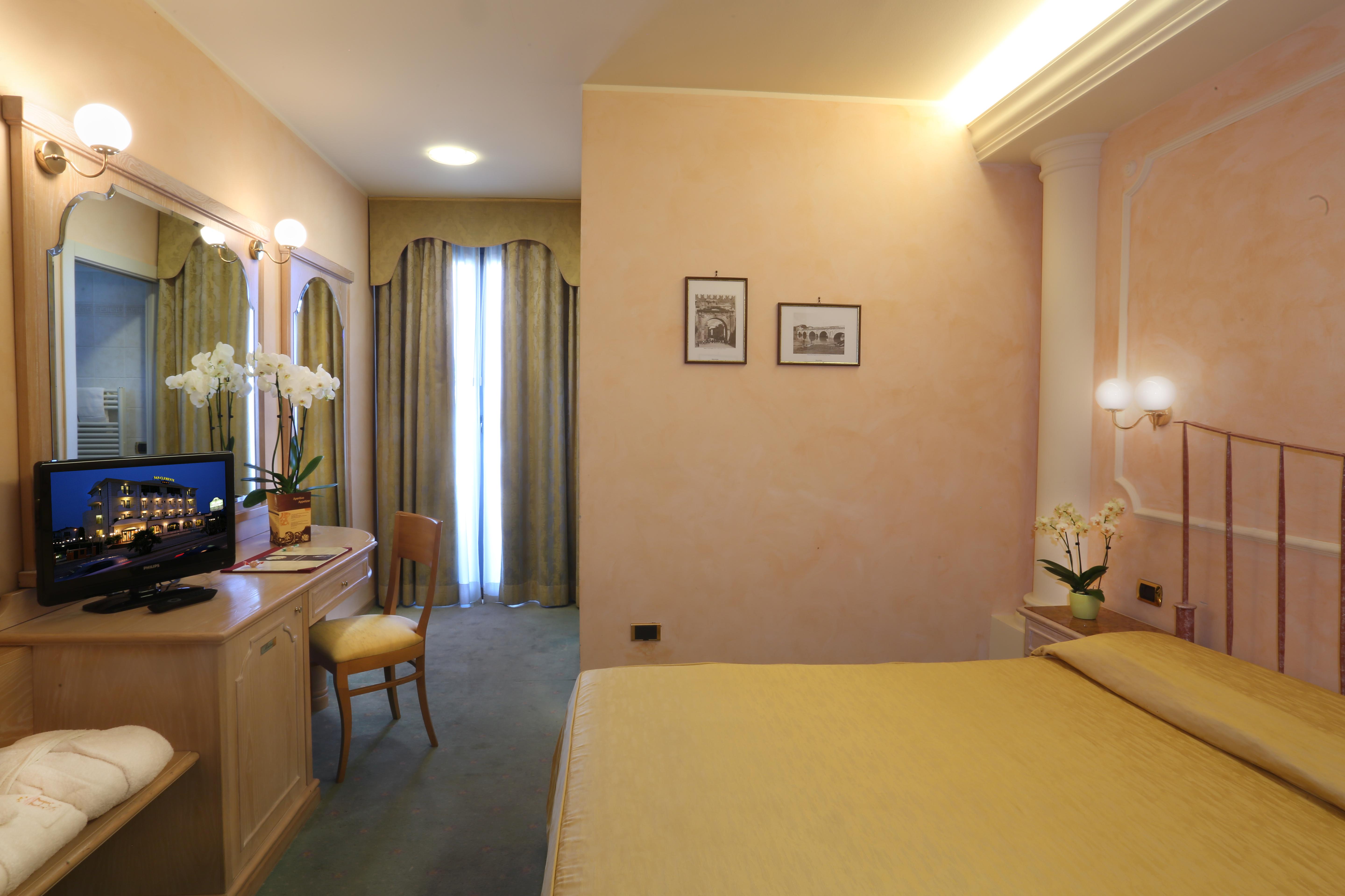 Hotel San Clemente Santarcangelo di Romagna Bagian luar foto