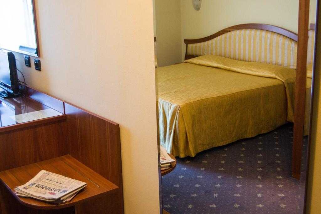 Hotel San Clemente Santarcangelo di Romagna Bagian luar foto