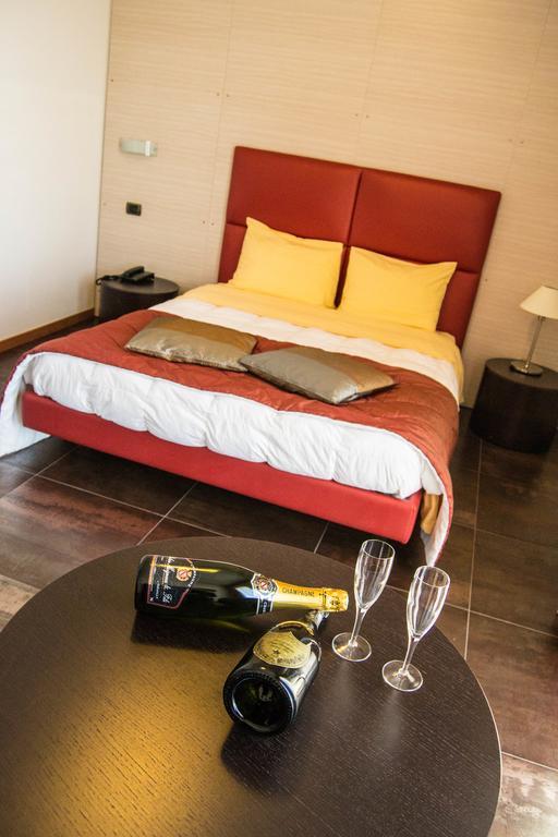 Hotel San Clemente Santarcangelo di Romagna Bagian luar foto