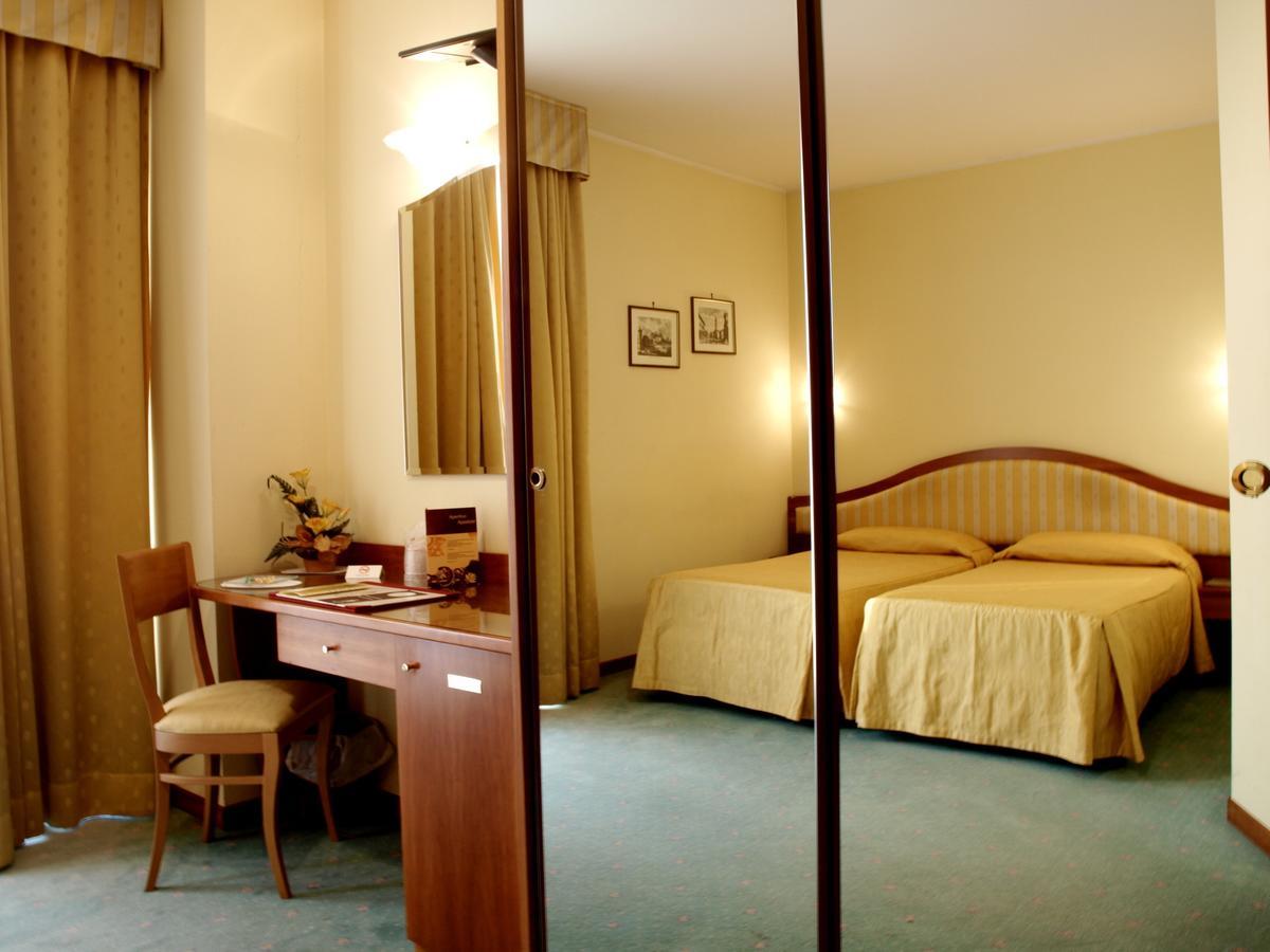 Hotel San Clemente Santarcangelo di Romagna Bagian luar foto