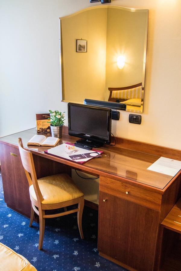 Hotel San Clemente Santarcangelo di Romagna Bagian luar foto