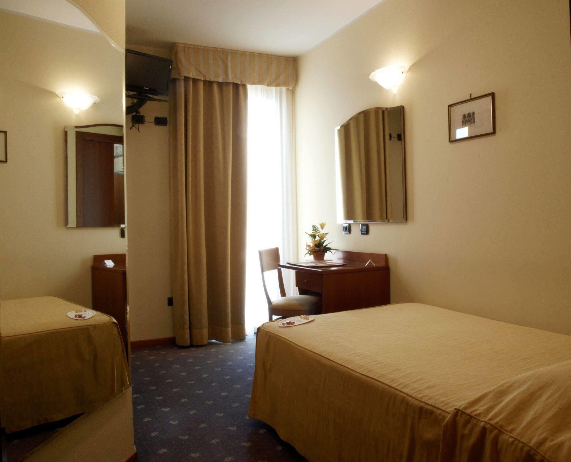 Hotel San Clemente Santarcangelo di Romagna Bagian luar foto